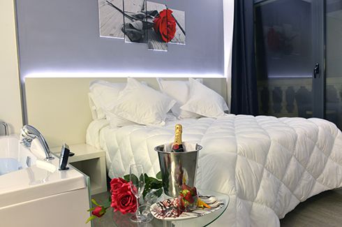 Deluxe Double Room with Whirlpool Bath 15