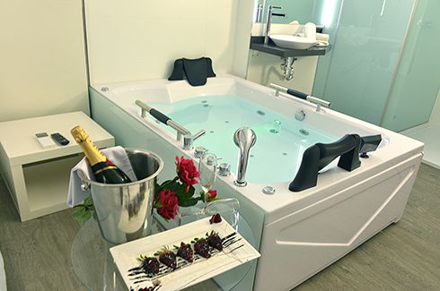 Deluxe Double Room with Whirlpool Bath 5