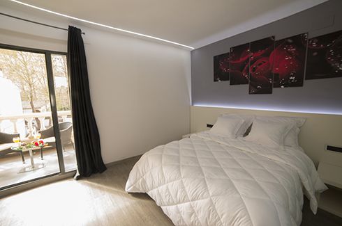 Deluxe Double Room with Balcony 1
